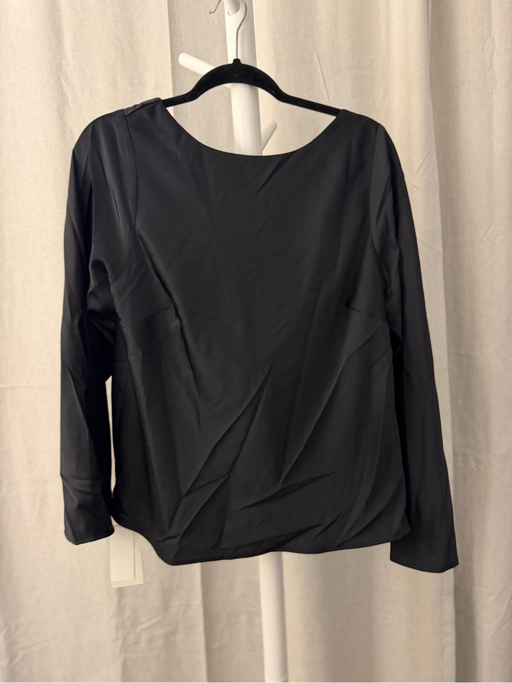Abercrombie & Fitch Black Long-Sleeve Satin Drop Back Top